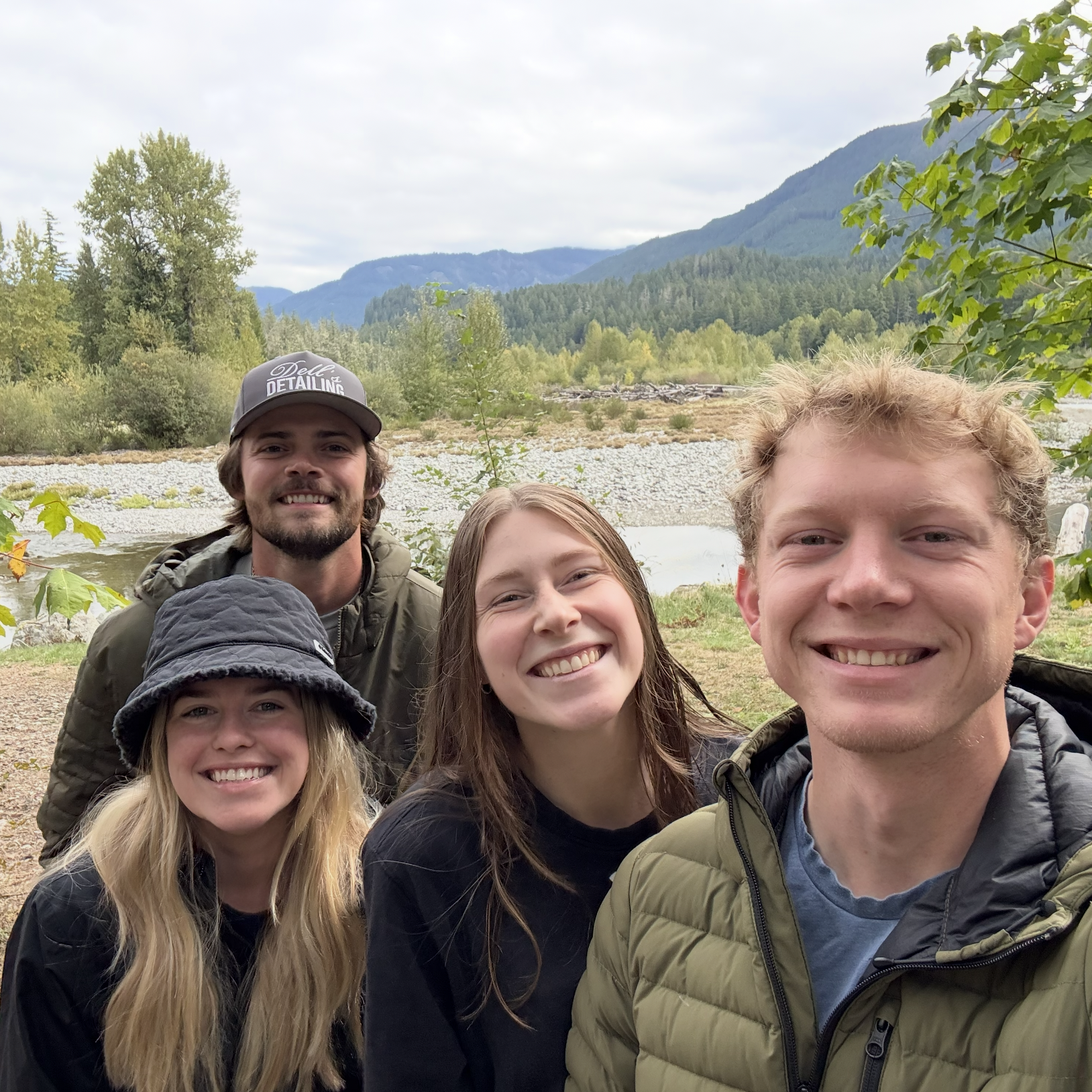 Hannah and Adam of Venture to Elope taking a selfie with a couple that got married in Mount Rainier and had a reception in Packwood, Washington.